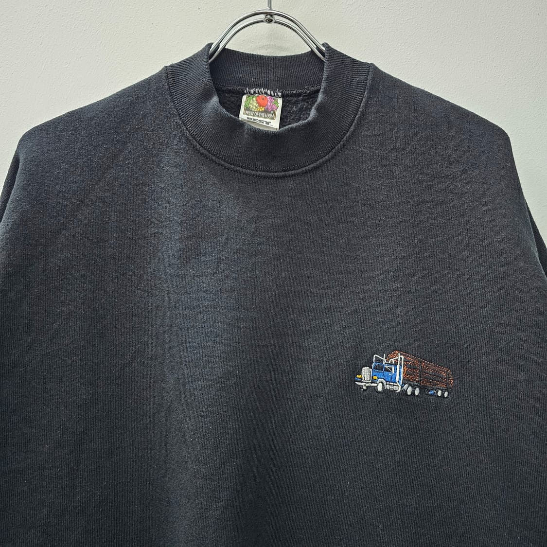 프루트 오브 더 룸 블랙 자수 맨투맨 기모 스웻셔츠 상품이미지2