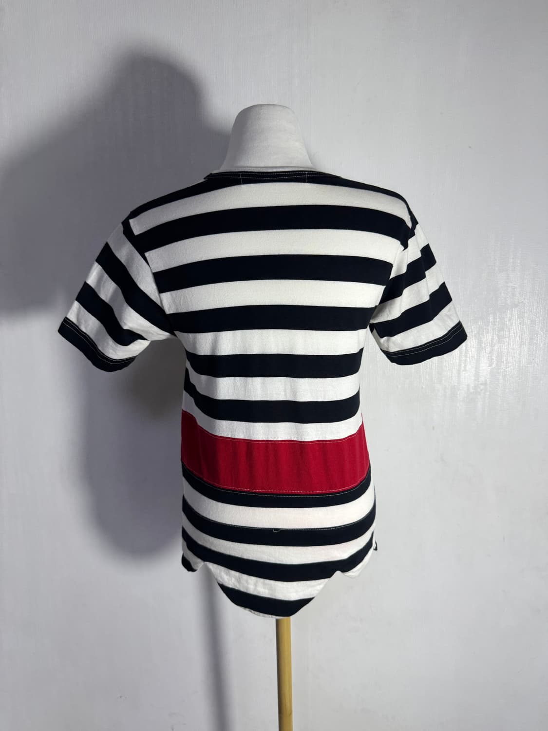 AD2003 꼼데가르송 컷아웃 스트라이프 티셔츠 상품이미지5