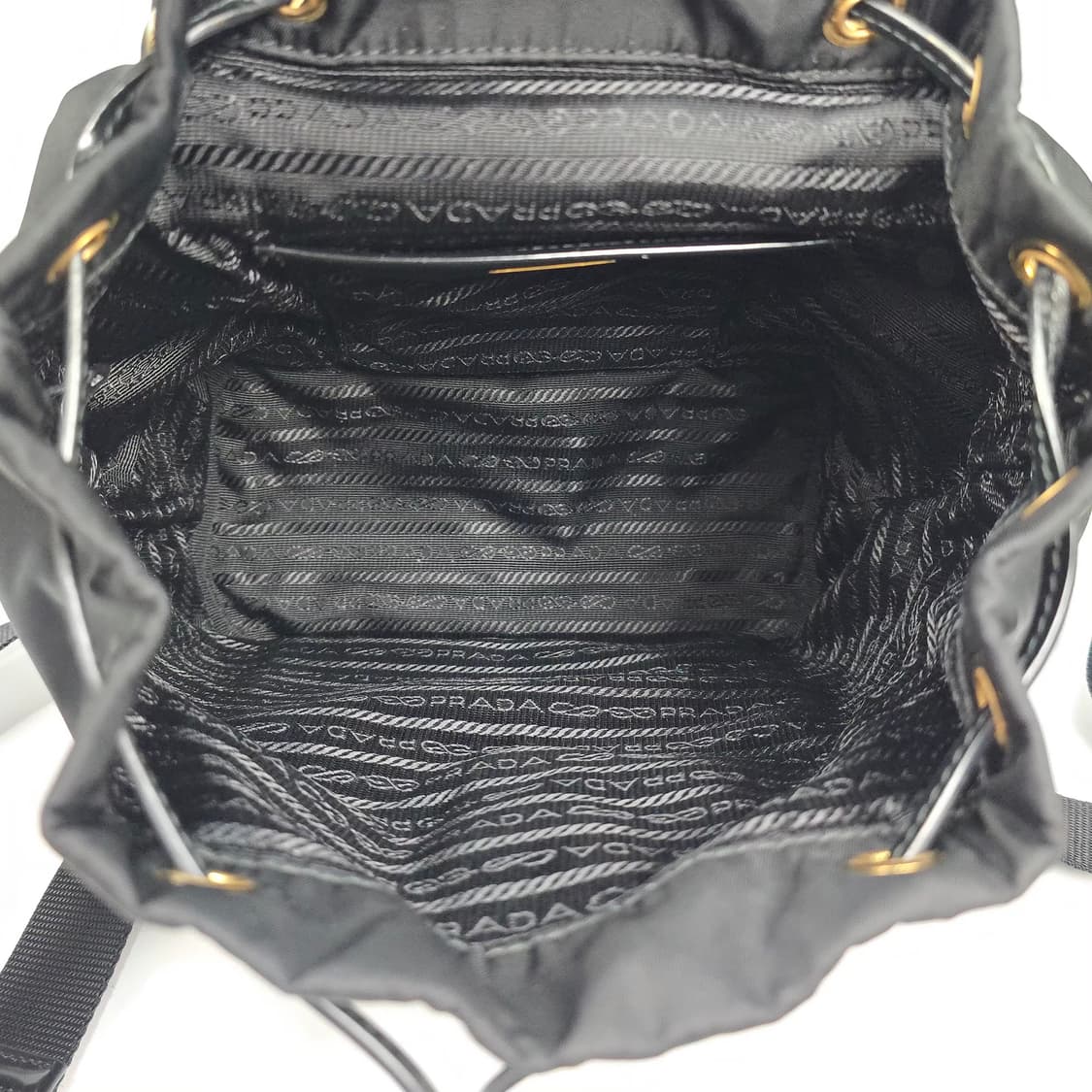 프라다 리나일론 브러쉬드 레더 백팩  상품이미지9