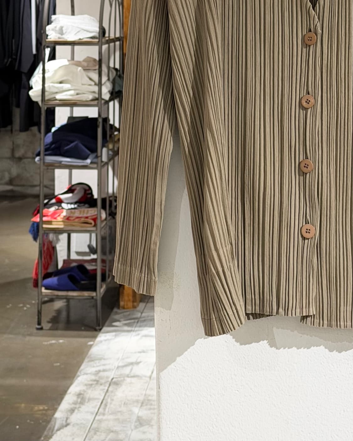 플리츠 플리즈 카키 폴딩 슬리브 펀칭 브이넥 자켓 상품이미지5