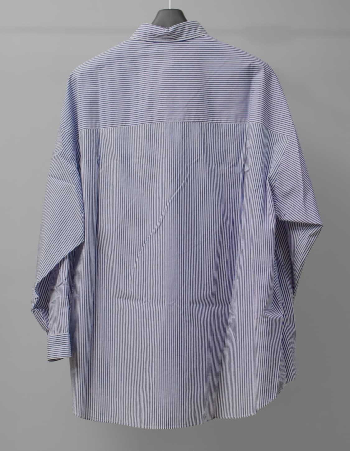 그라프페이퍼 오버사이즈 스트라이프 셔츠 상품이미지2