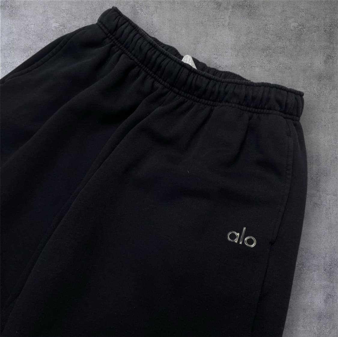 알로 Alo 블랙 아콜레이트 스트레이트 스웨트팬츠 S 상품이미지2