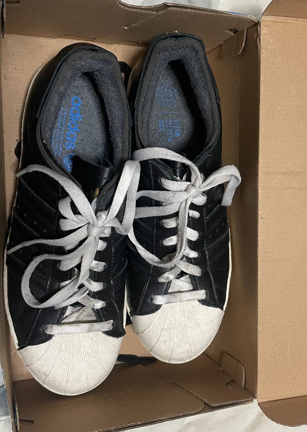 아디다스 슈퍼스타 82 코어 블랙 오프 화이트265 상품이미지3