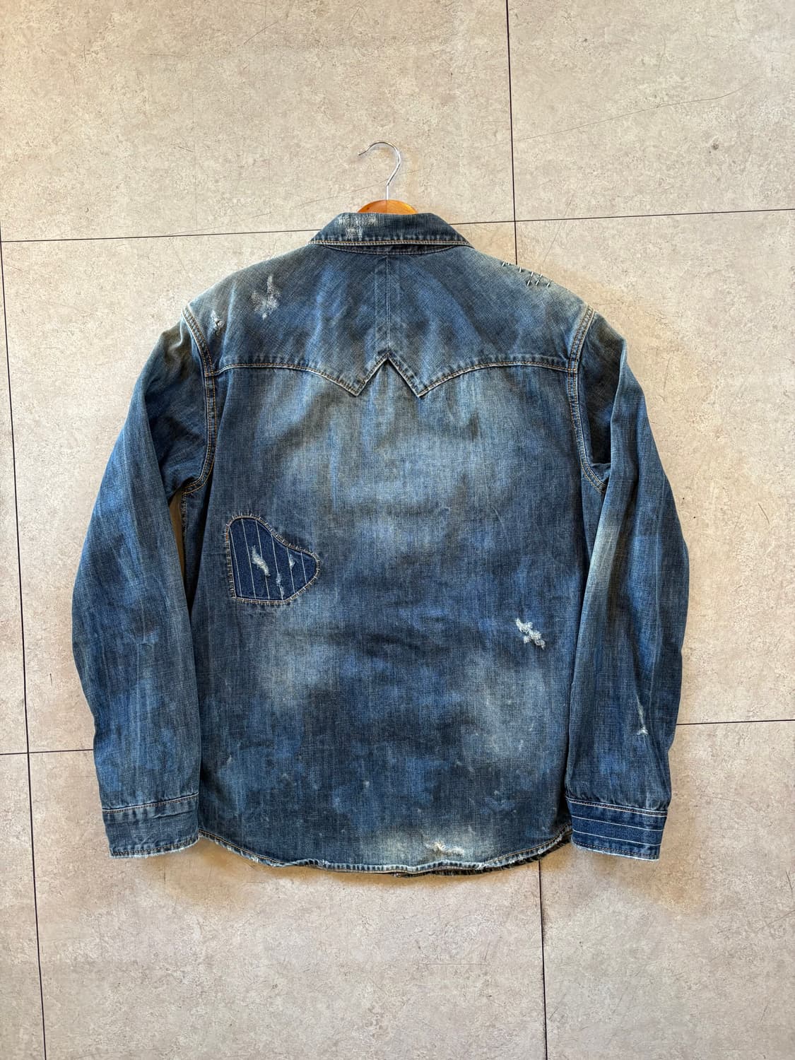 버카루 데미지 디테일 웨스턴 데님 셔츠 상품이미지6