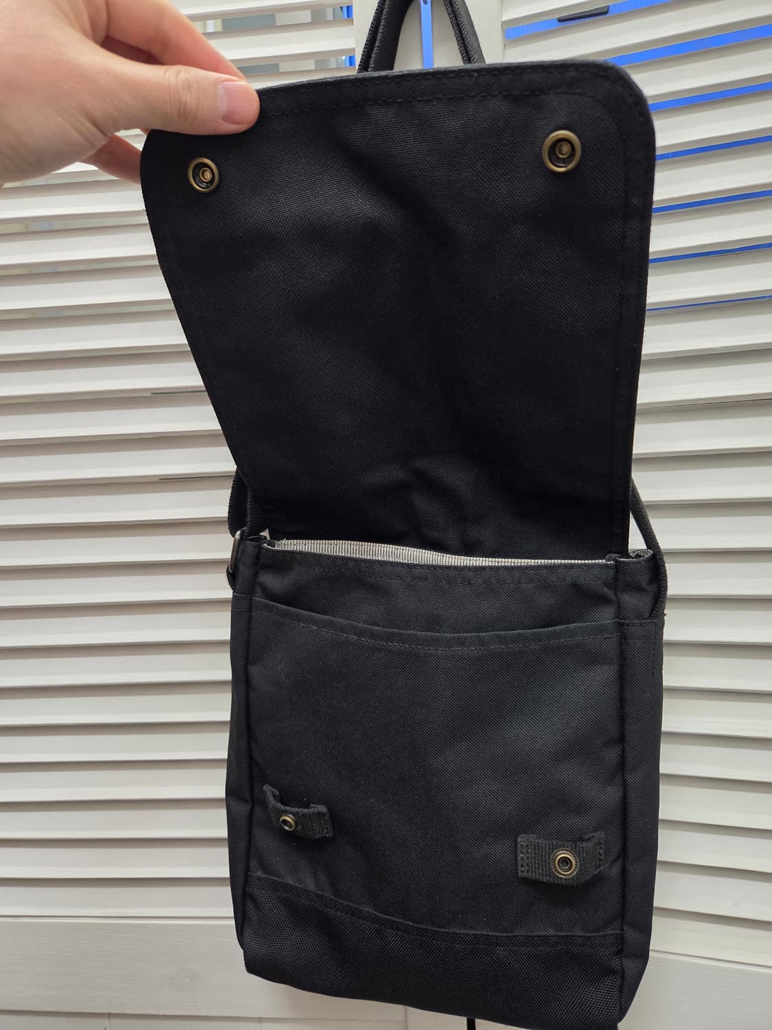 칼하트 크로스 바디백 상품이미지4