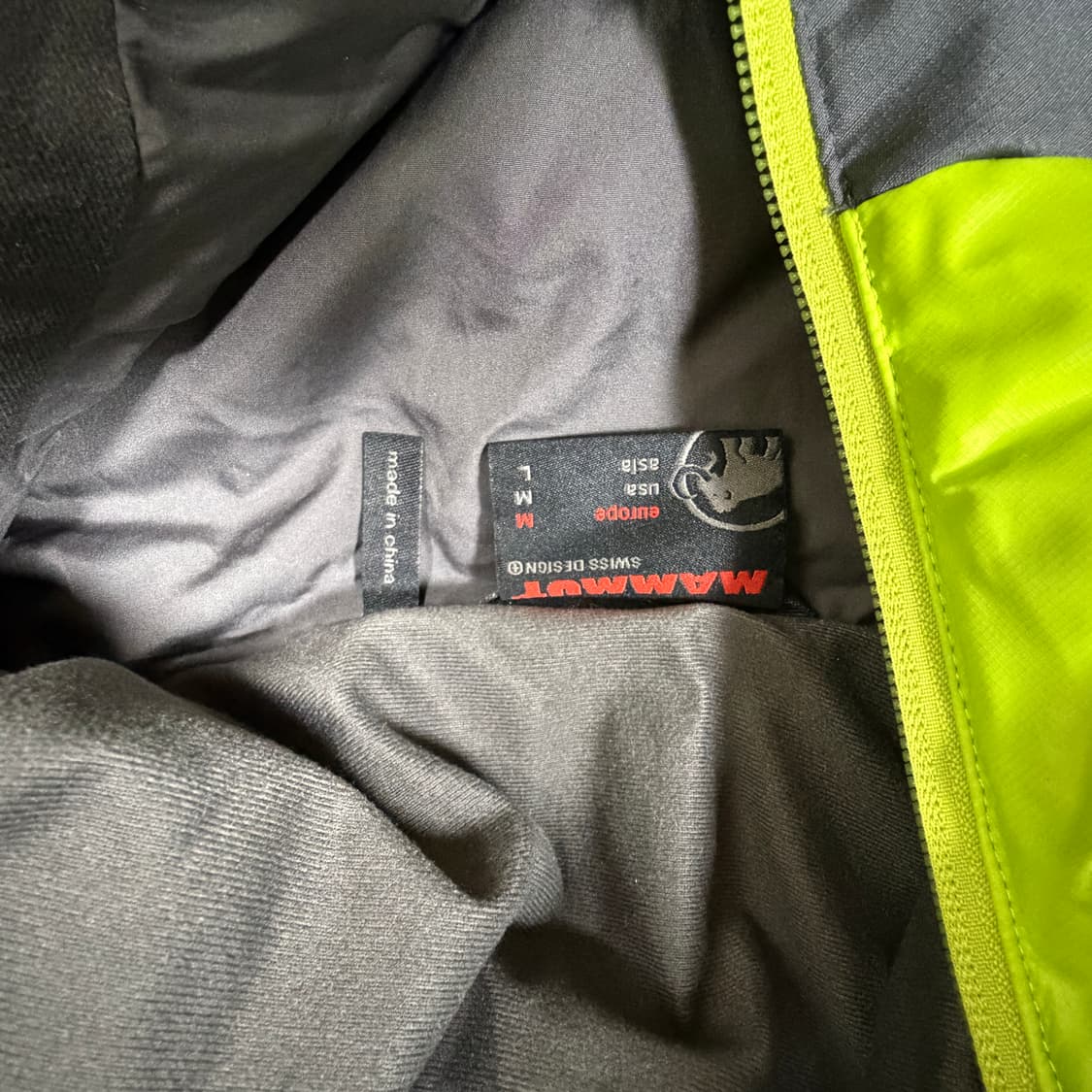 마무트 후드 800 필파워 구스 패딩 상품이미지3