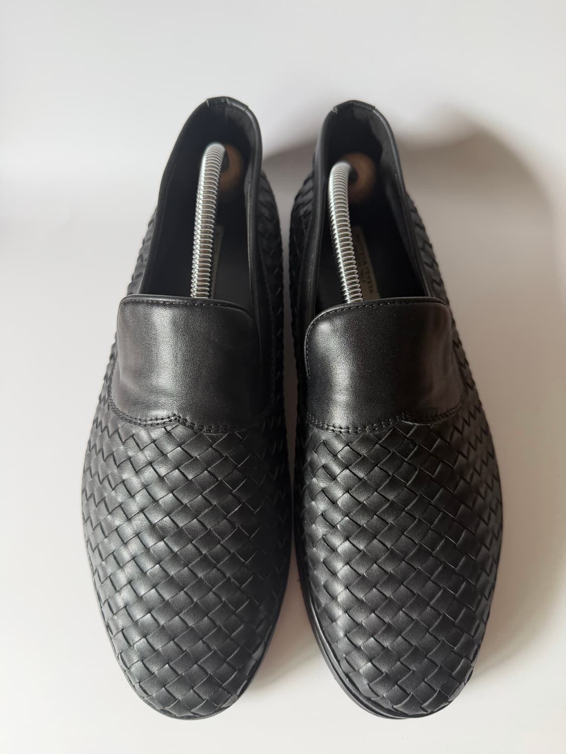 [Bottega Veneta] 보테가 베네타 인트레치아토 레더 슬립온 로 상품이미지1