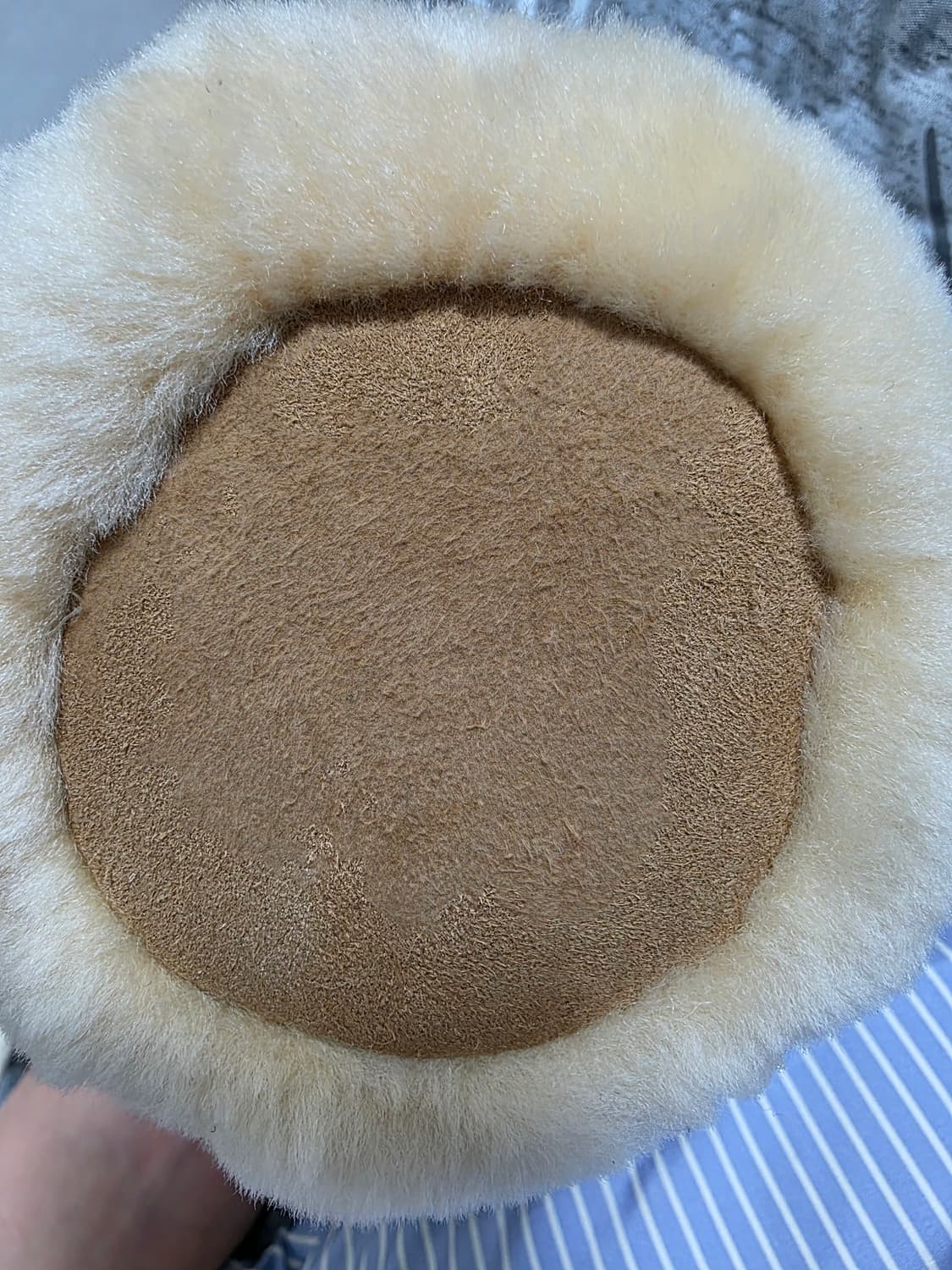 UGG 어그 클래식 리얼 시어링 이어머프 베이지 O/S 상품이미지2