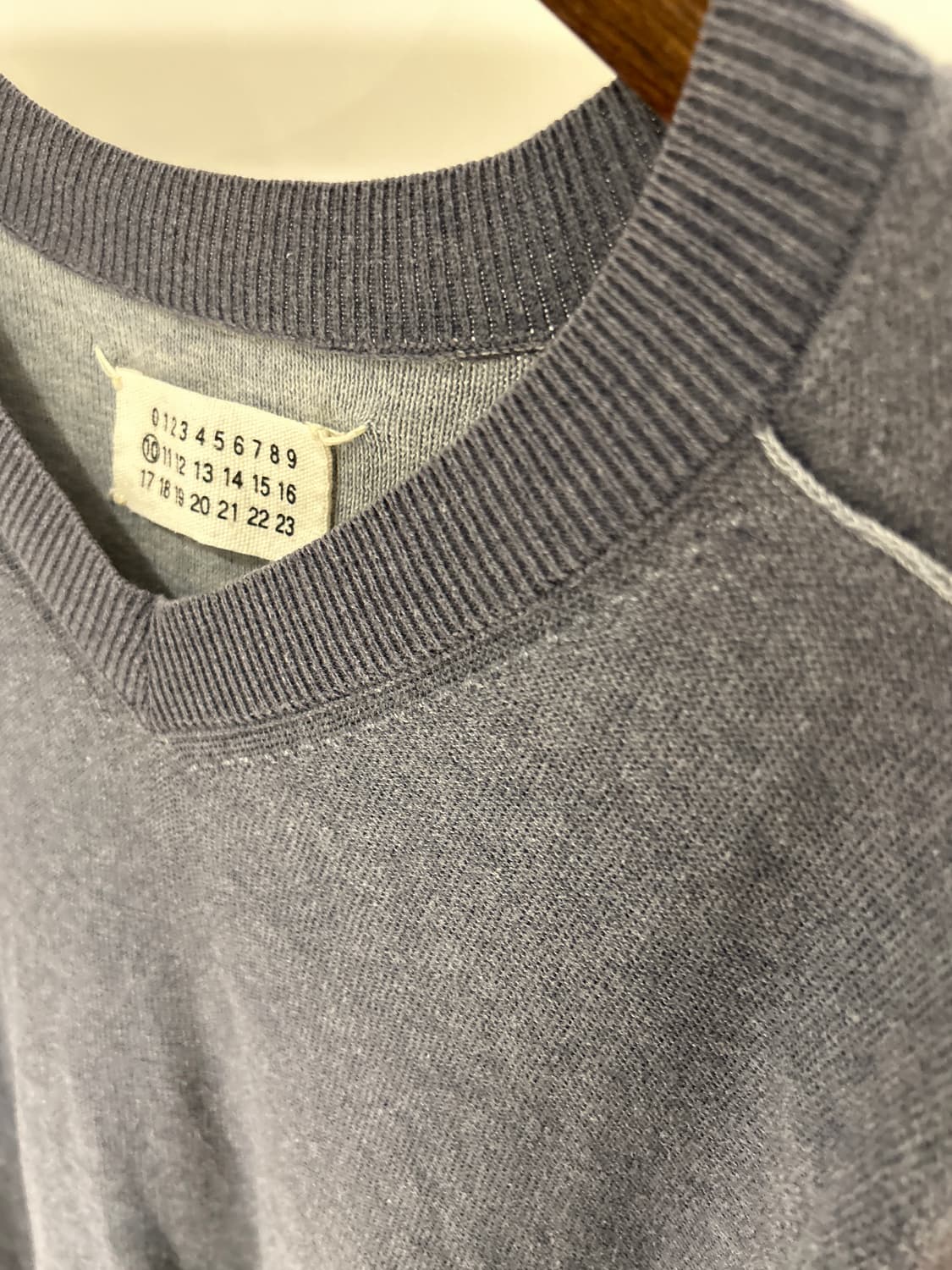 Maison Margiela V-Neck Sweater 상품이미지3