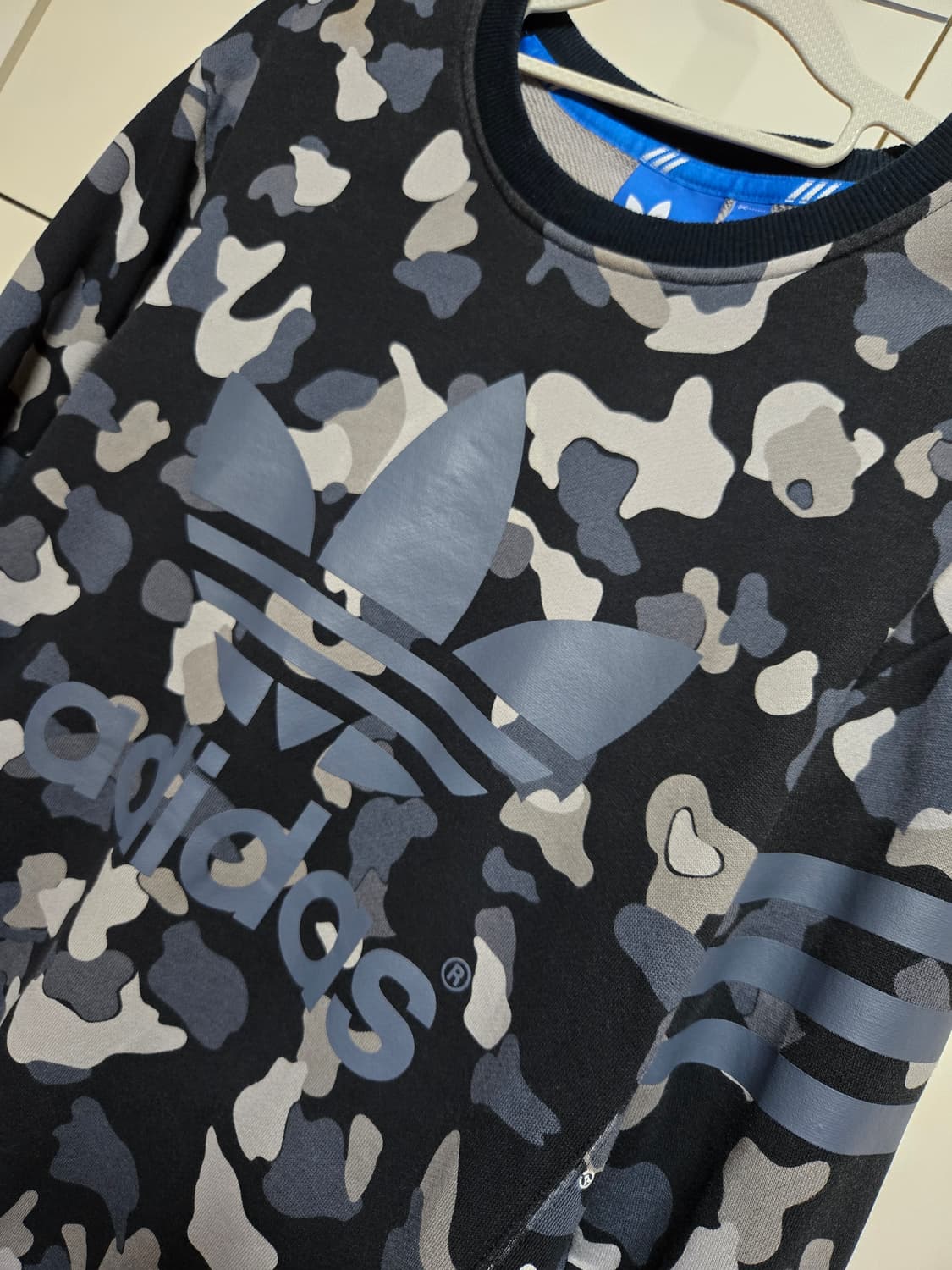 아디다스 왕불꽃 카모 맨투맨(100사이즈) 상품이미지3