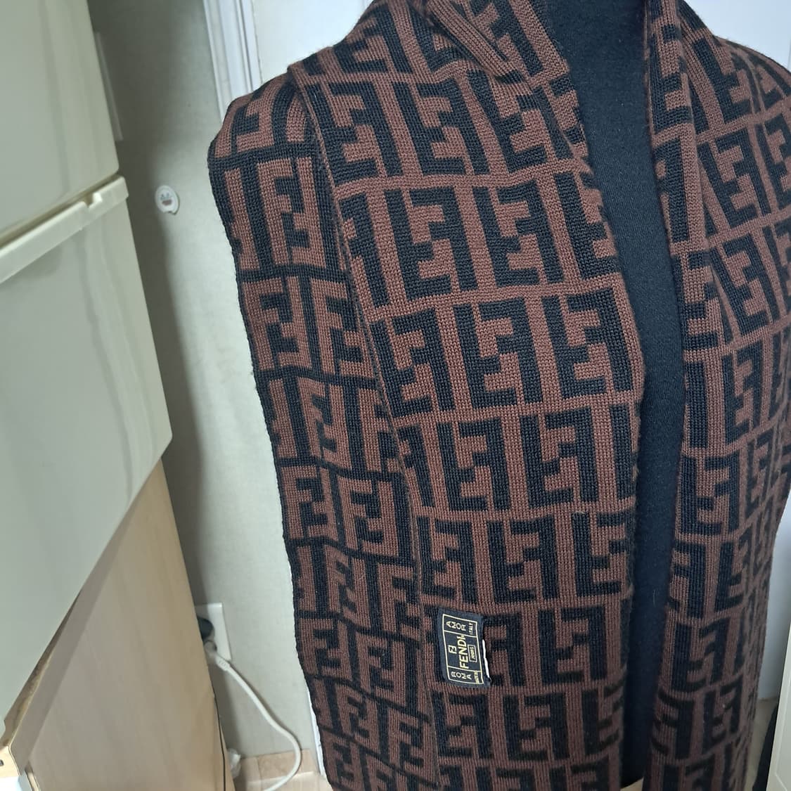 정품 펜디 FF 로고 리버시블 울 머플러 목도리(남녀공용) 상품이미지4