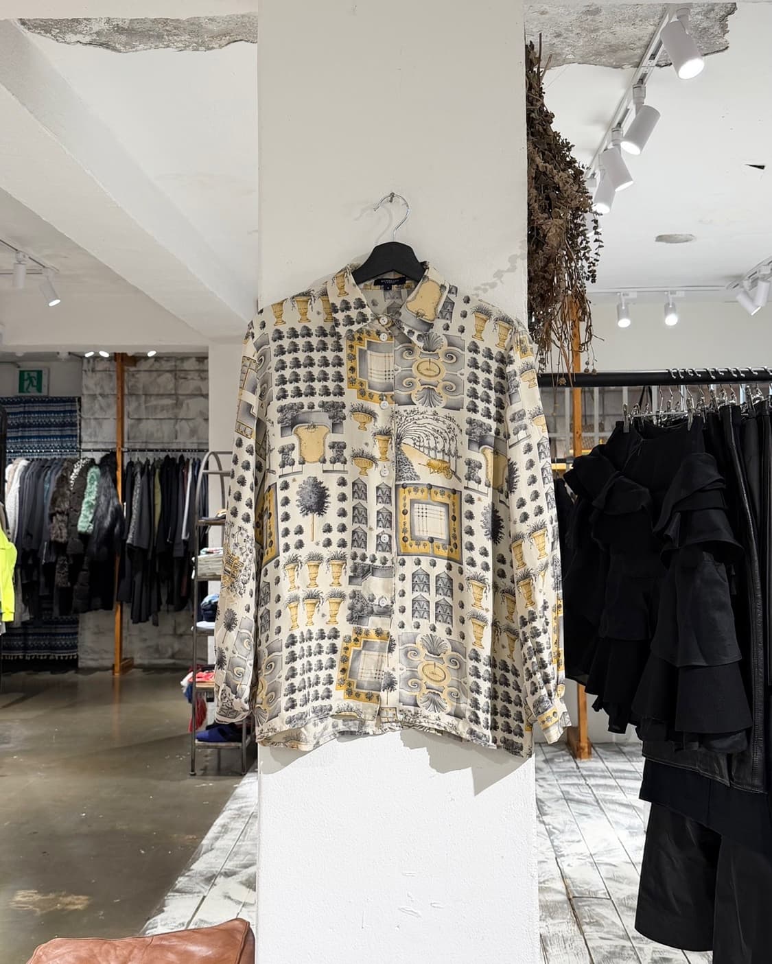 버버리 아이보리 옐로우 프린팅 셔츠  상품이미지1