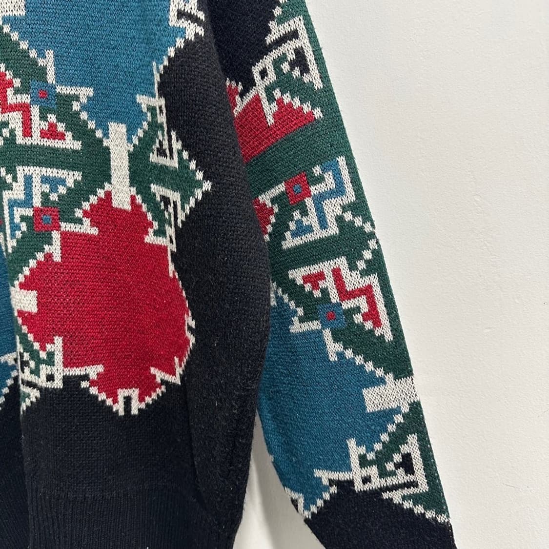 데상트 90s 패턴니트 상품이미지5