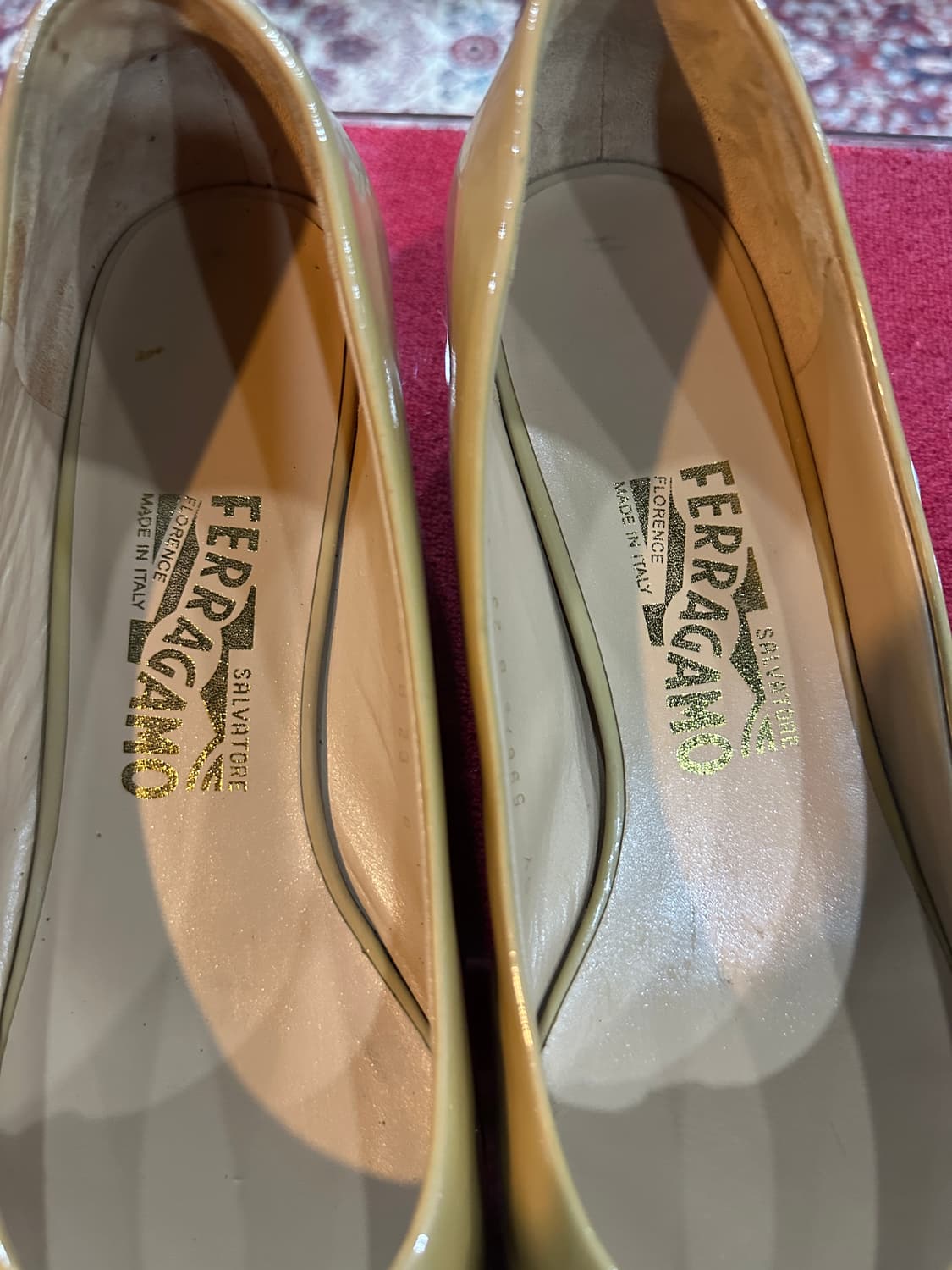 페레가모 리본 플랫슈즈 베이지250 상품이미지2