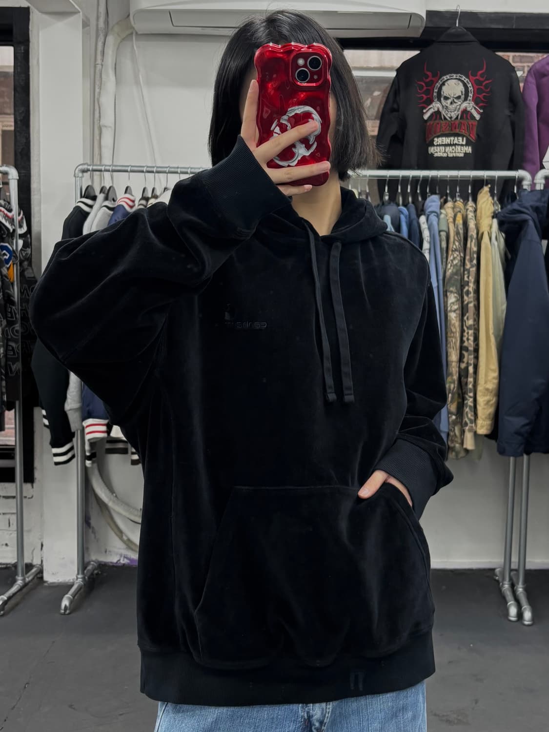 칼하트 Wip 벨벳 후드티 상품이미지1