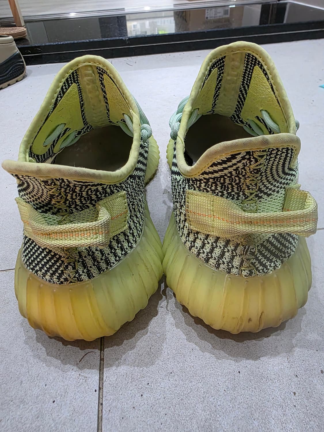 이지부스트 350 이즈릴 255 상품이미지2