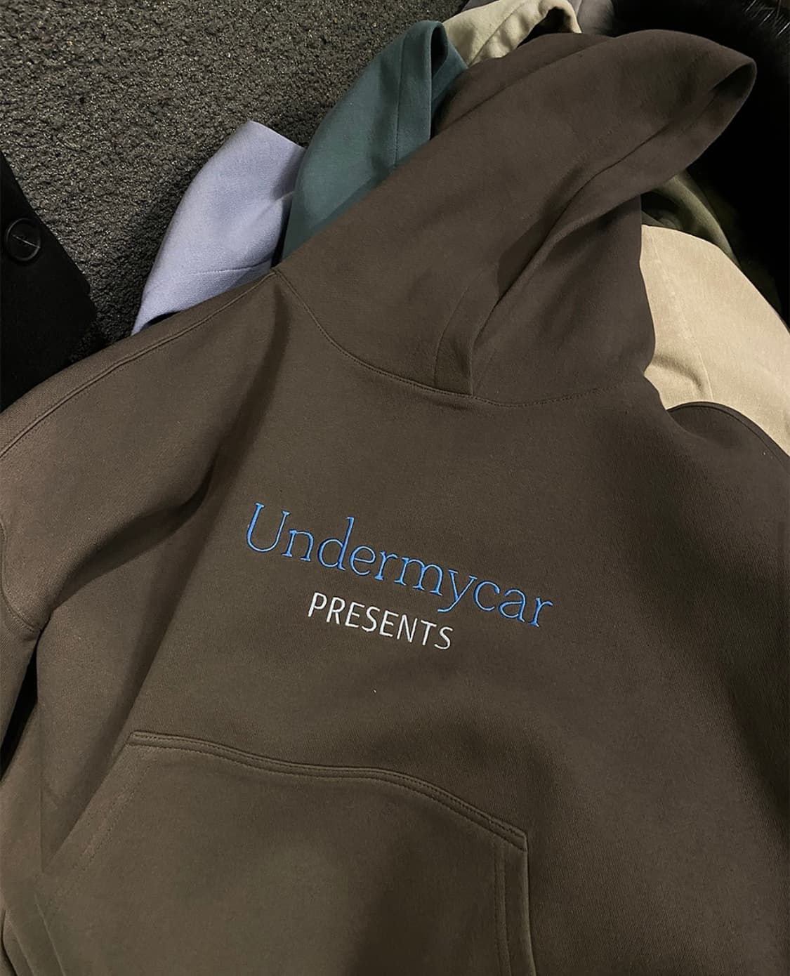 (새상품) 언더마이카 후드티 브라운 상품이미지4