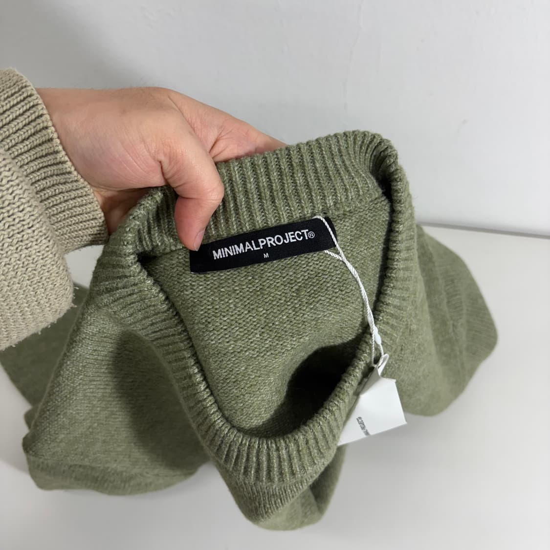 택달린새것 M 100 미니멀프로젝트 카키말차 루즈핏 라운드니트 상품이미지4