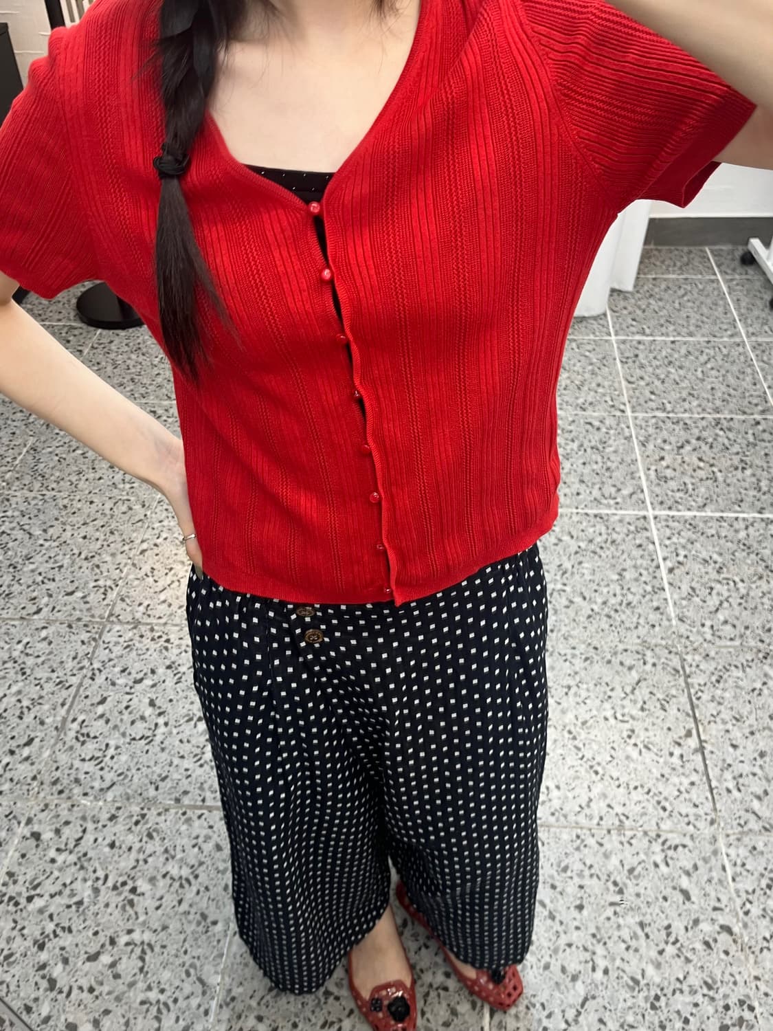 레드 버튼 반팔 가디건 상품이미지1