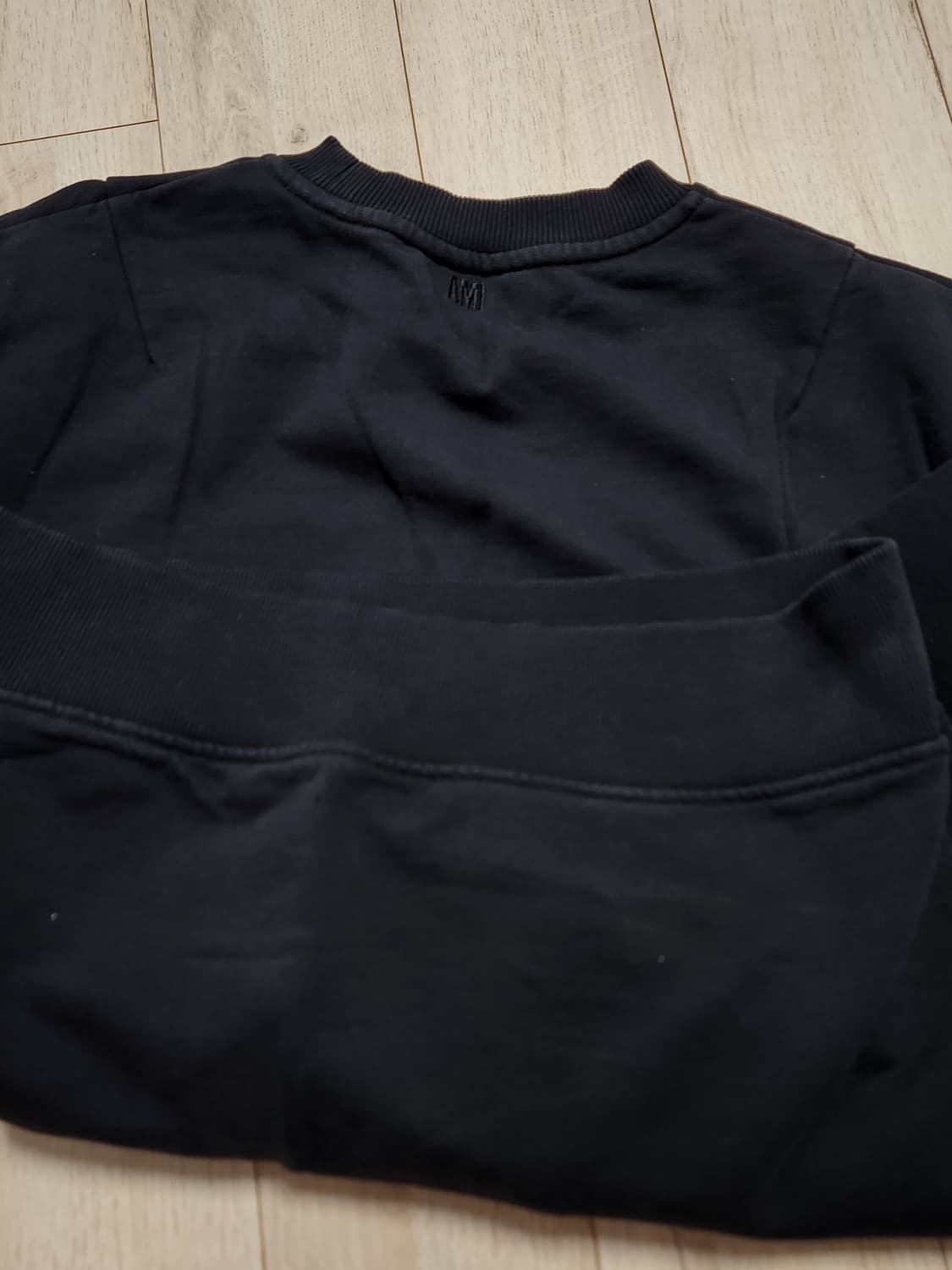 아미 스몰 하트 로고 맨투맨 상품이미지5