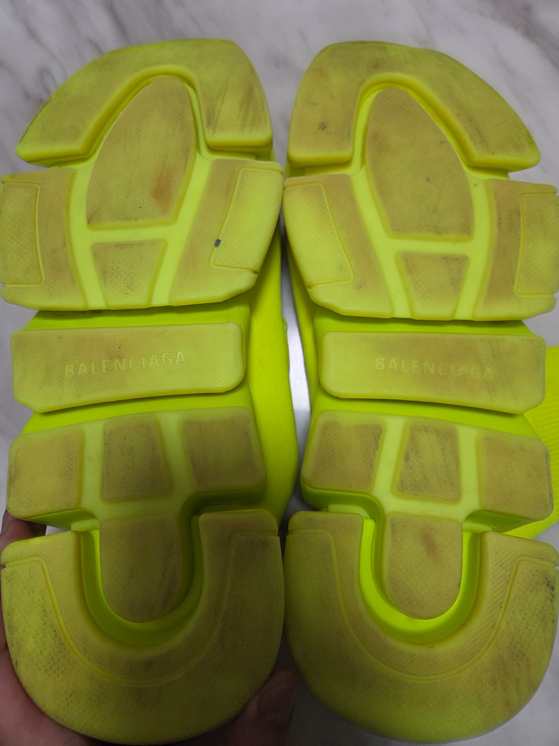 발렌시아가 스피드 2.0 네온 스니커즈 상품이미지5