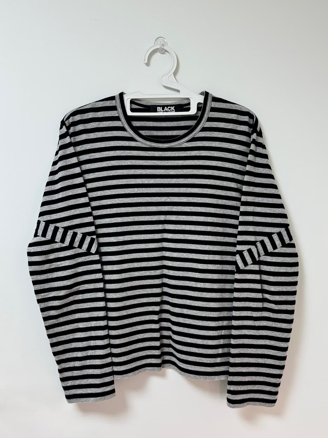 꼼데가르송 블랙 스트라이프 티 상품이미지1