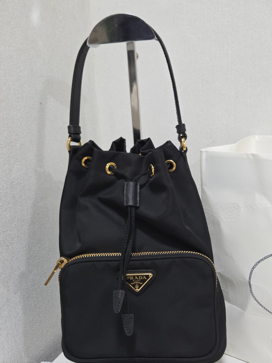 프라다 리나일론 듀엣 버킷백 상품이미지2