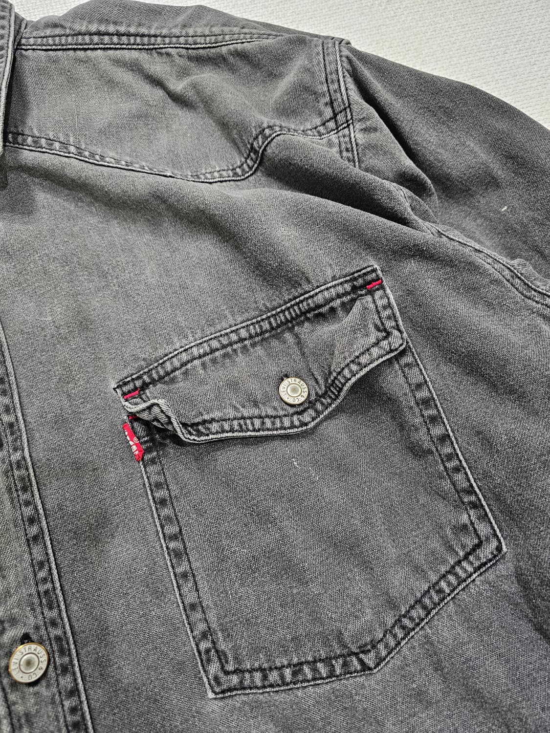 [L] 리바이스 그레이 데님 웨스턴 스냅 셔츠 상품이미지4