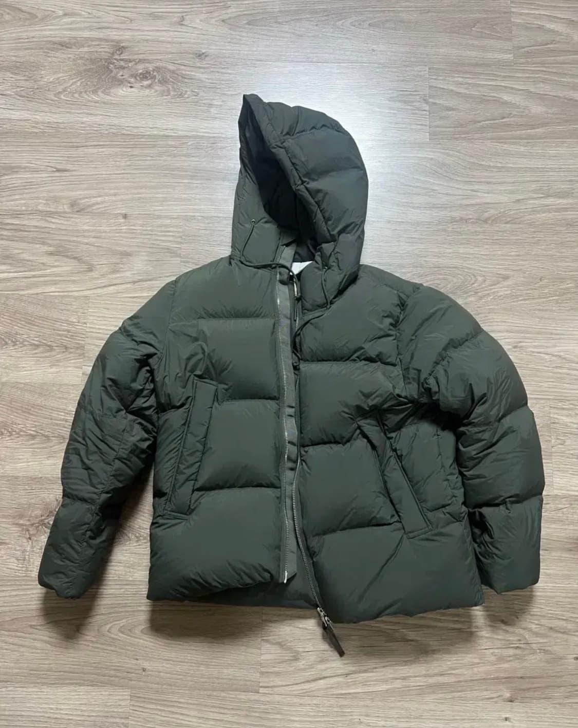 아르켓 푸퍼 다운 패딩 카키 105 상품이미지1