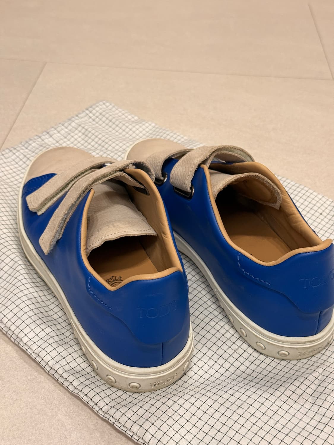 [정품] Tod's 남성용 블루 & 베이지 가죽 스니커즈 (극미중고) 상품이미지2