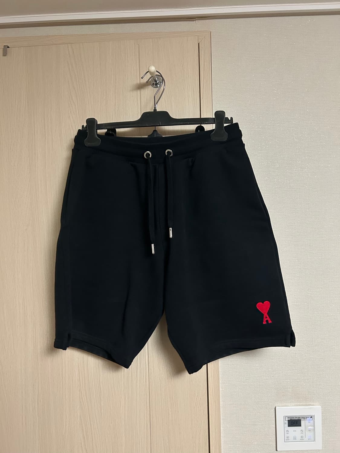 아미 AMI 하트 로고 블랙 반바지 쇼츠 상품이미지1