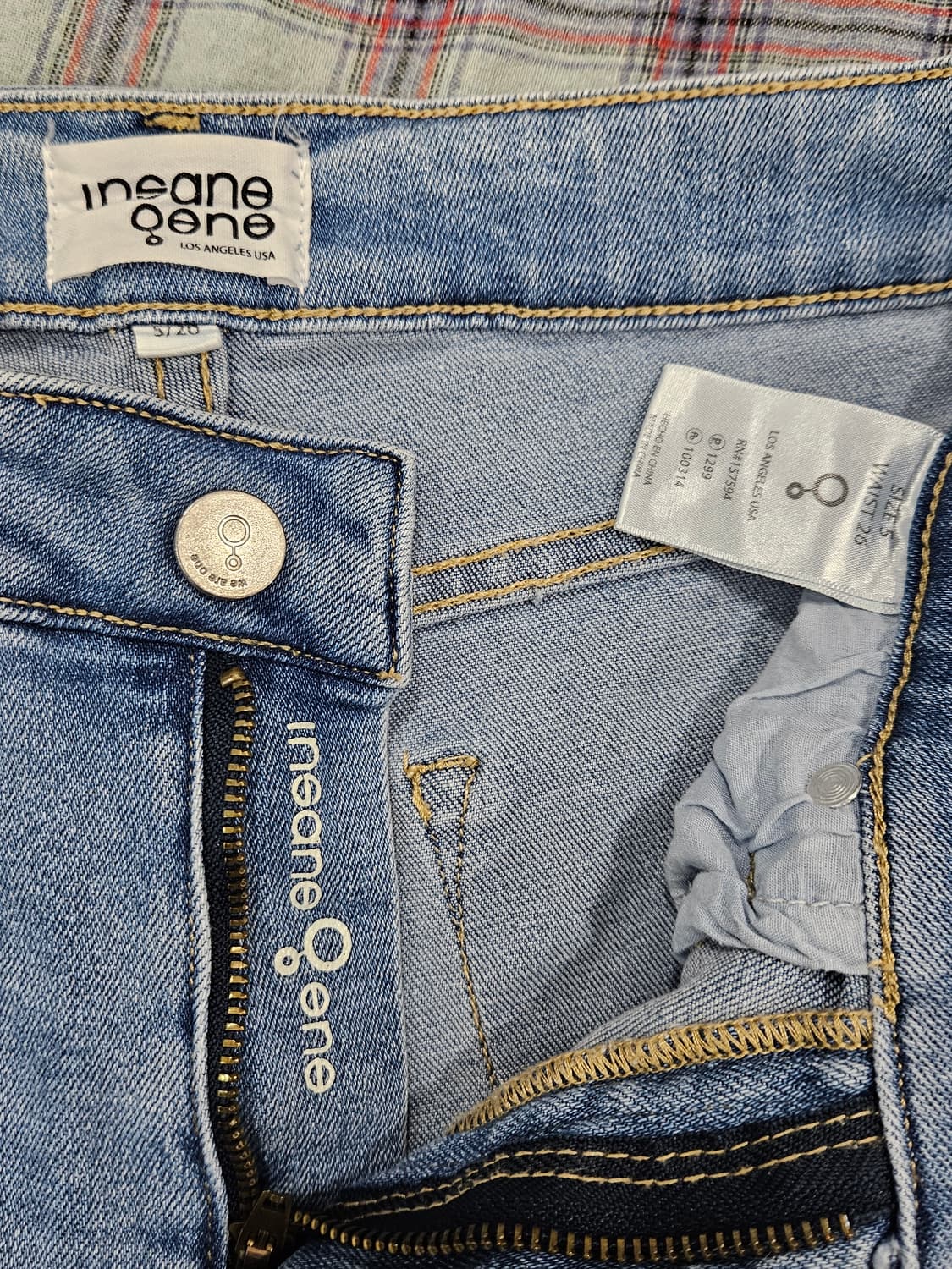 미국 Insane Gene 브랜드의 데미지 컷팅진 상품이미지3