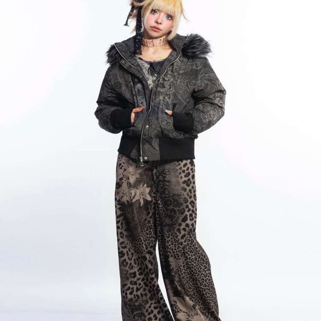 4RE1GN 퍼 후드 숏패딩 Y2K 덕다운 점퍼 고딕 오리엔탈 상품이미지4