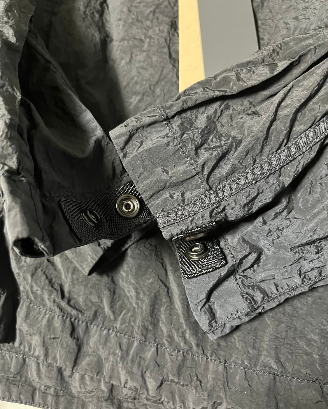 스톤아일랜드 나일론 오버셔츠 s사이즈 판매합니다! 상품이미지3