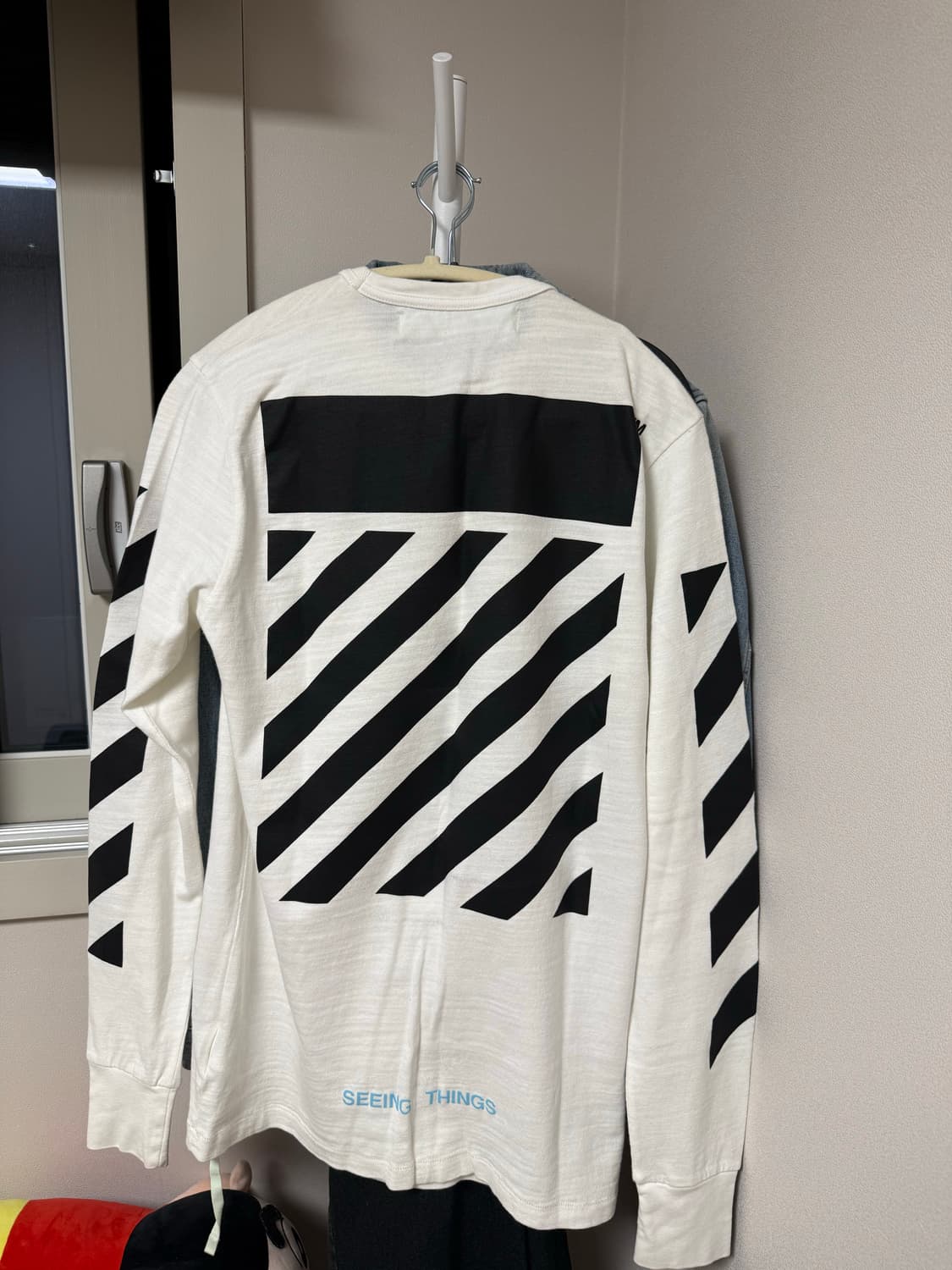 오프화이트 롱슬리브 95~100 상품이미지2