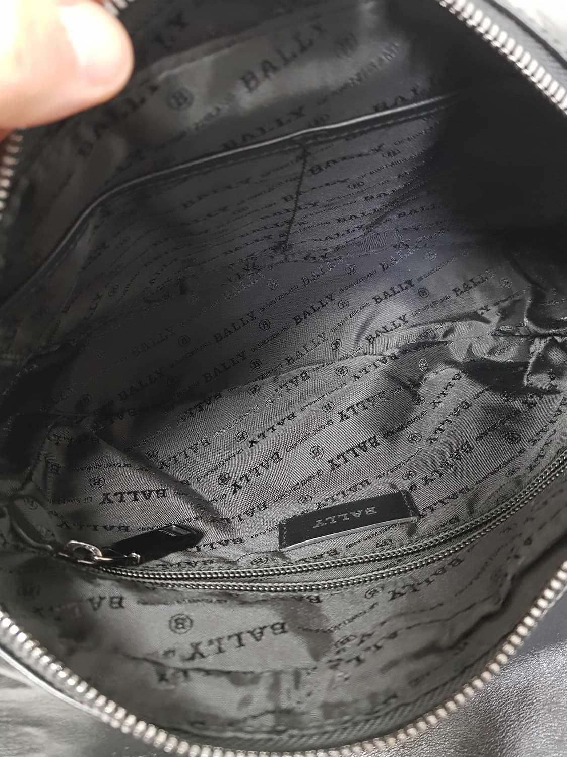 [미사용/정품] BALLY 발리 앤드레스 메신저 백 블랙 상품이미지9