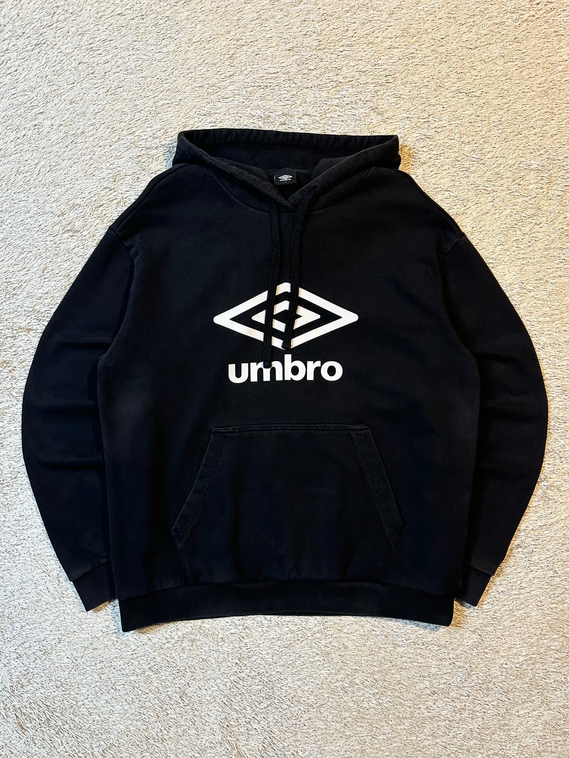 엄브로 UMBRO 빅로고 후드티 블랙 상품이미지1