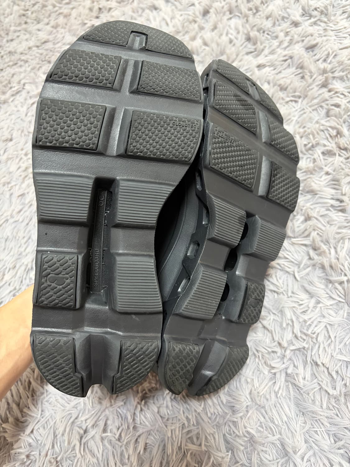 온 러닝 클라우드몬스터 올 블랙 상품이미지6