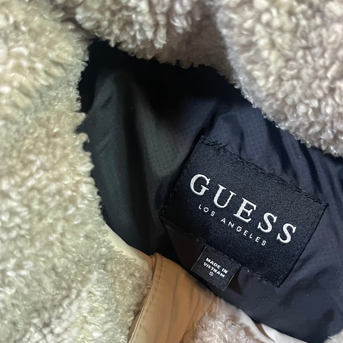 게스 우먼 숏 패딩 상품이미지3