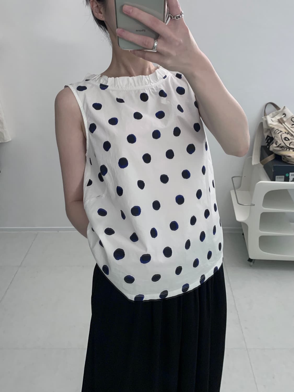 WEEKEND Dotted Frill Sleeveless Blouse 상품이미지1