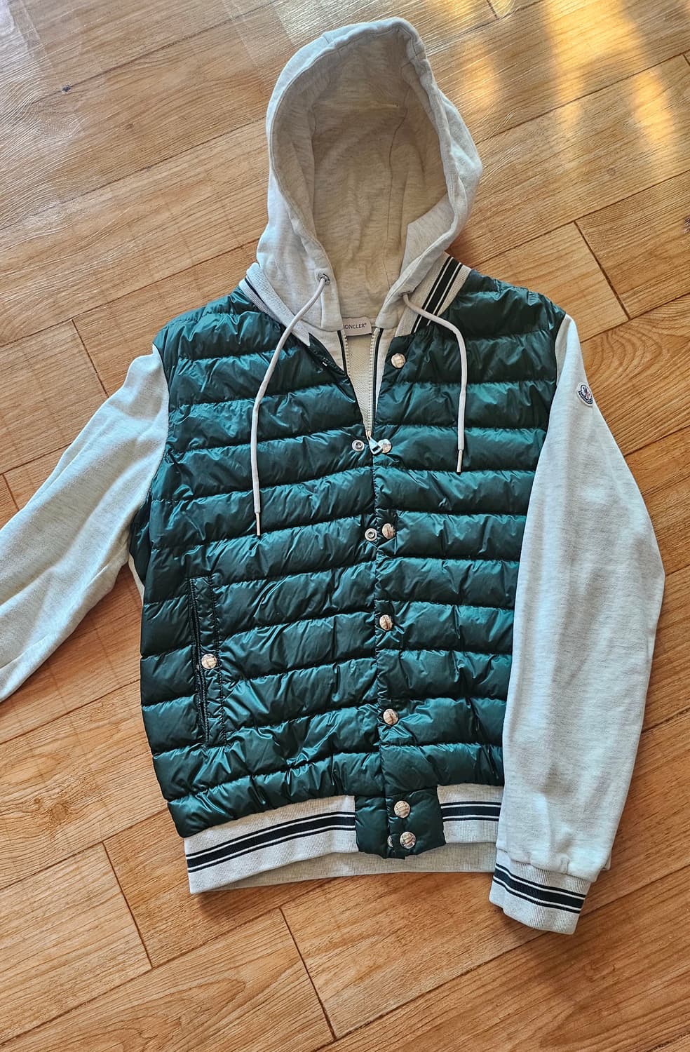 정품 몽클레어 경량패딩 상품이미지1