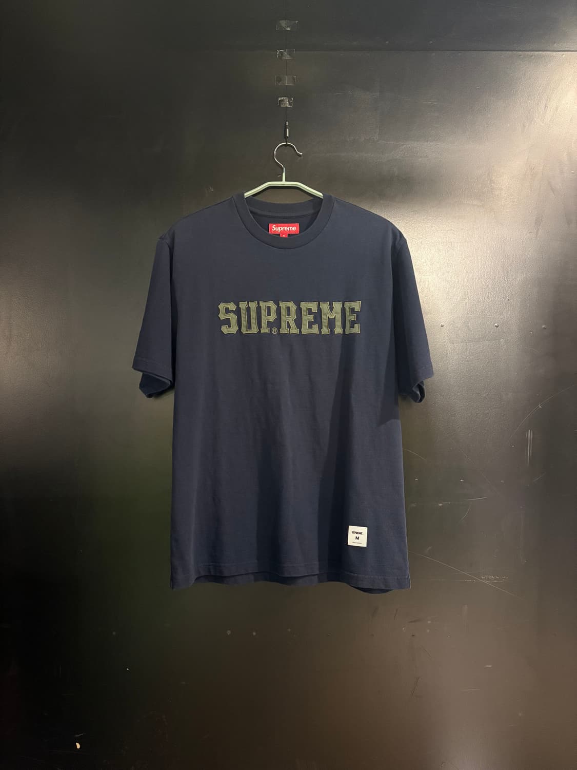 슈프림 트윌 아플리케 반팔티 상품이미지1