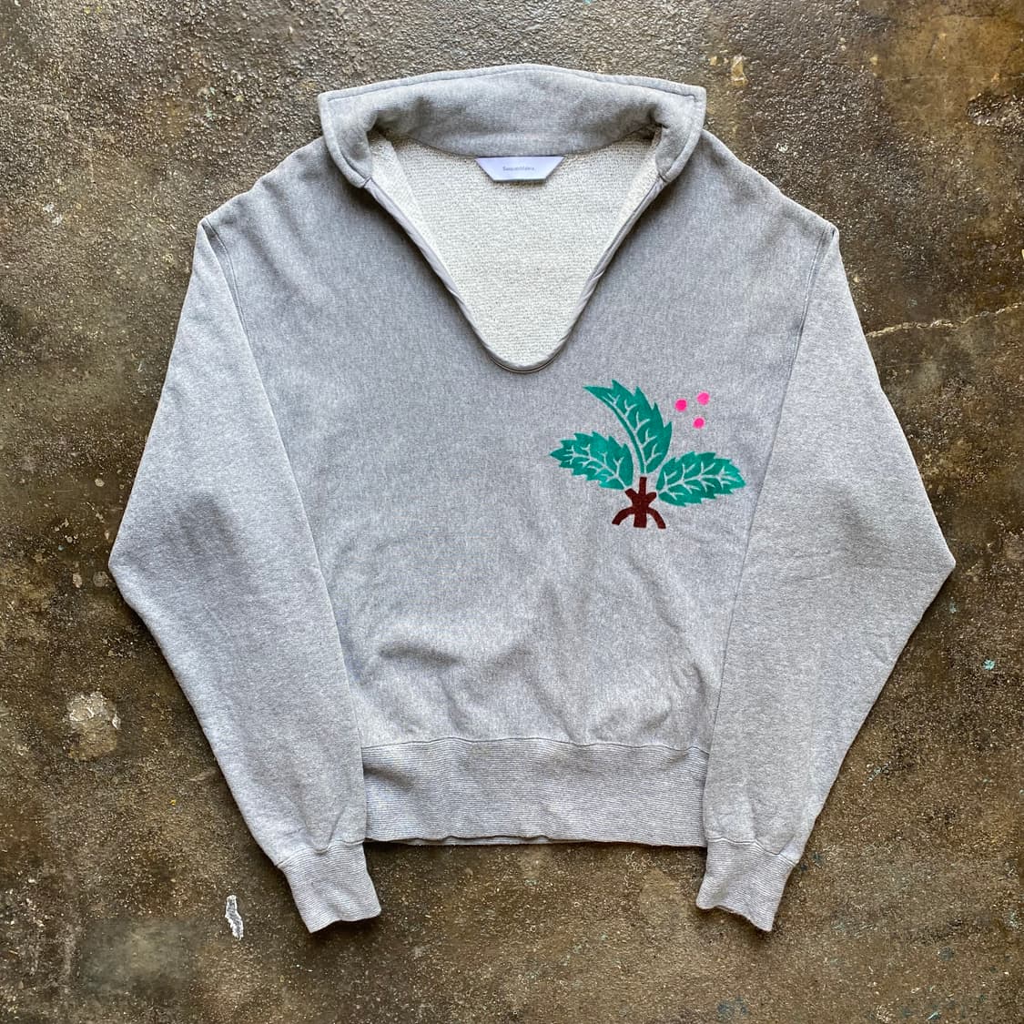 (M) 사스콰치패브릭스 브이넥 스웻셔츠 상품이미지1