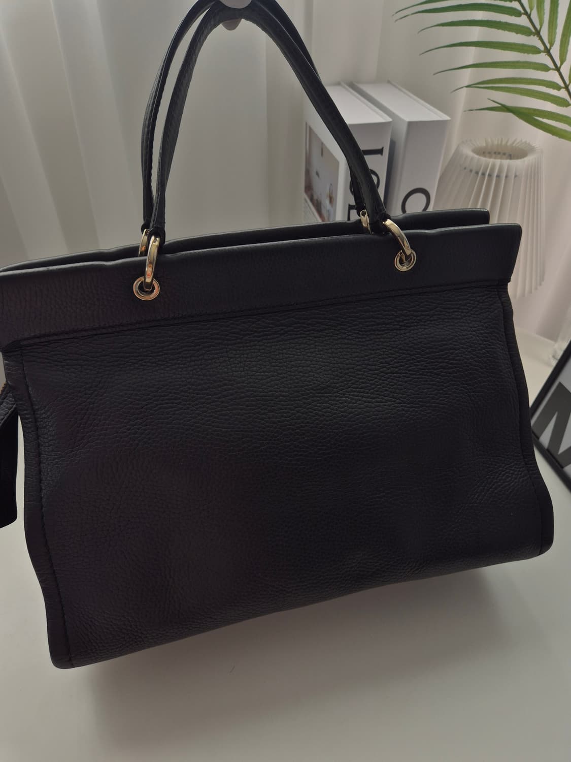 페라가모 레더 사각 토트백 상품이미지3