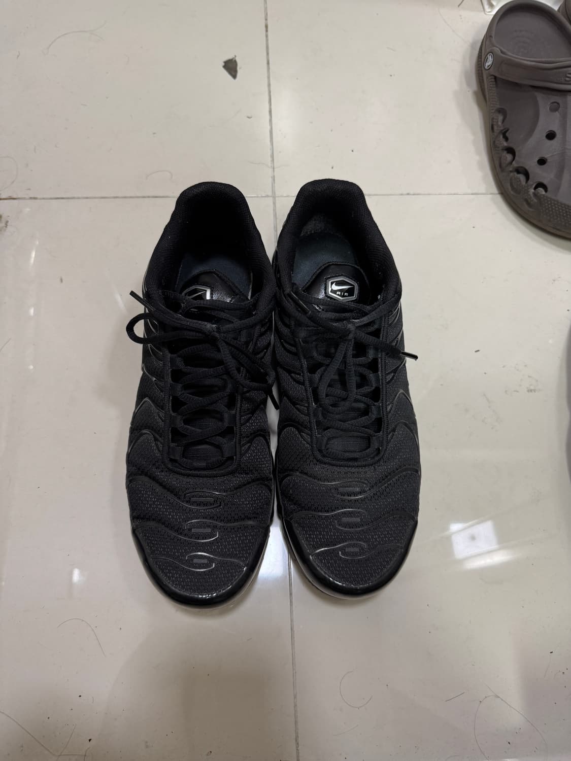 에어맥스 플러스 트리플블랙 상품이미지1