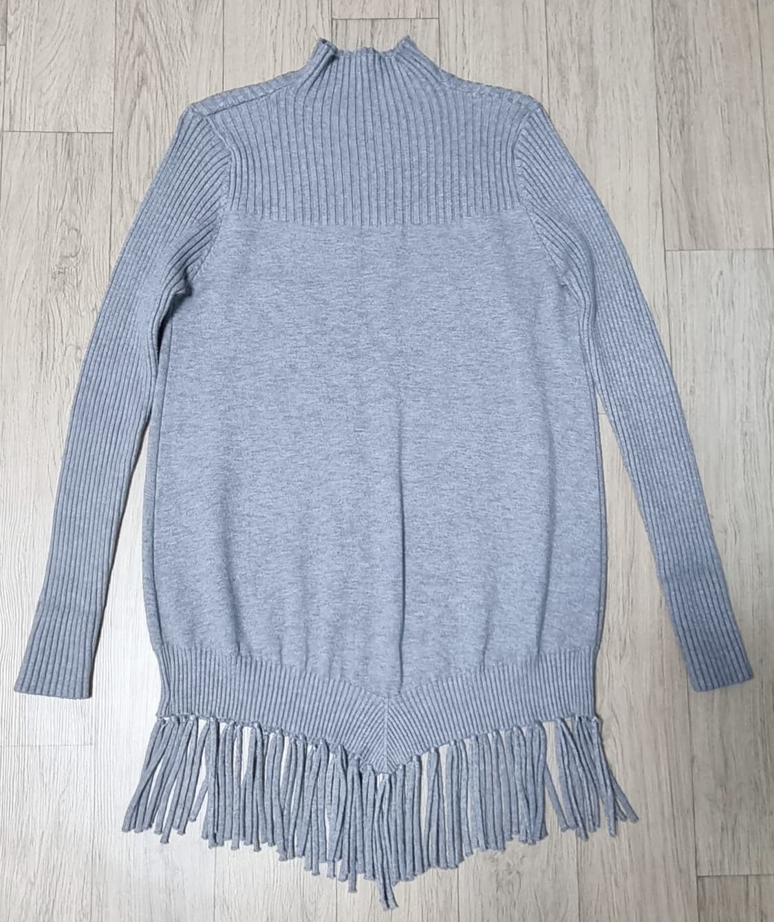 터틀넥 태슬 니트 티셔츠 상품이미지3