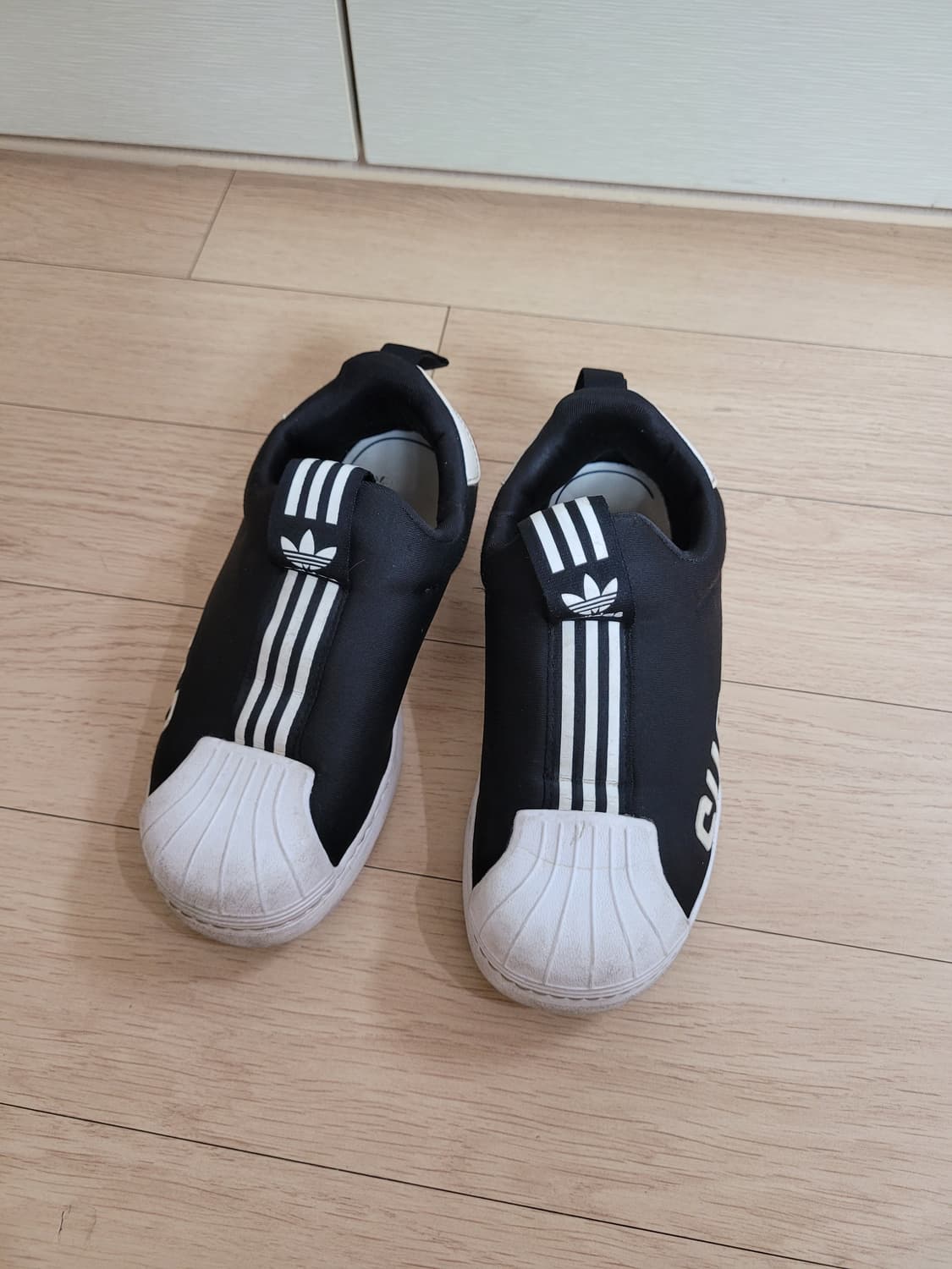 아디다스 Adidas 슈퍼스타 키즈 슬립온 200 블랙 상품이미지2