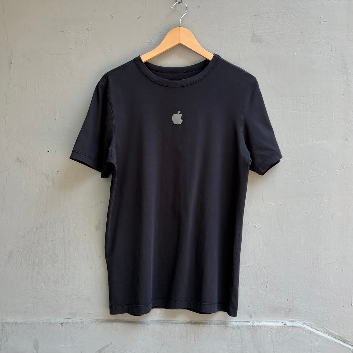 Apple Promo Vintage Tee 상품이미지1