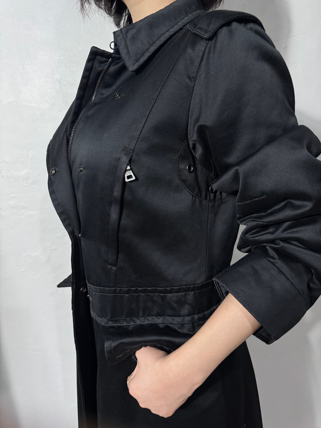 프라다 유틸리티 블랙 롱 코트 상품이미지10