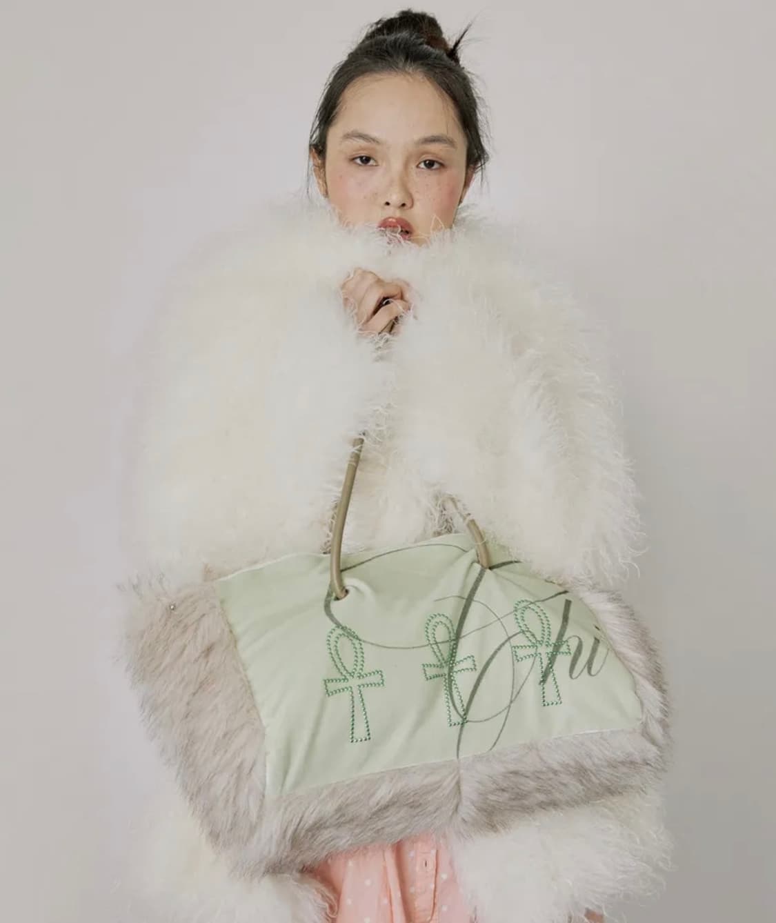 스컬프터 가방 플러피백 민트 Fluffy Slouch Velvet Bag 상품이미지1